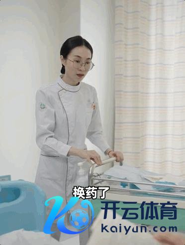 女子提倡车厢茅厕改成女播音员 卫健委回答爆笑霸总短剧引热议